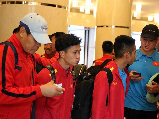 Đêm 26-1, các ‘chiến binh sao vàng’ về đến Hà Nội