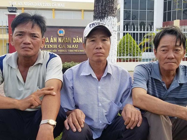 Ông ve chai và bà công nhân được chia đôi giải độc đắc