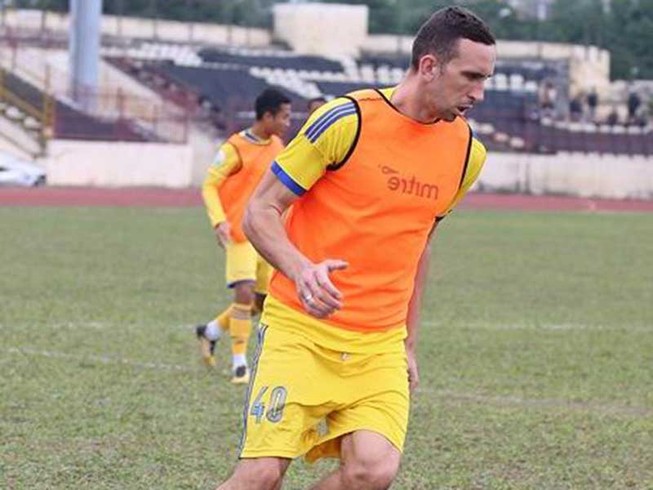 SL Nghệ An có ‘soái ca’ 1,91 m thay Quế Ngọc Hải