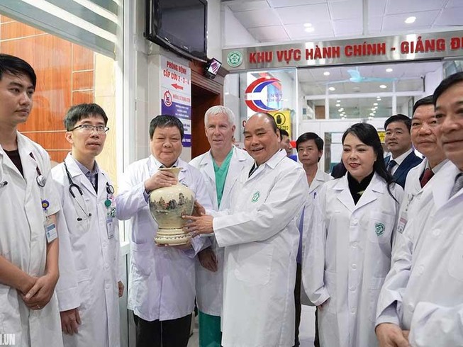 Thủ tướng dự lễ kỷ niệm Ngày Thầy thuốc VN tại BV Bạch Mai
