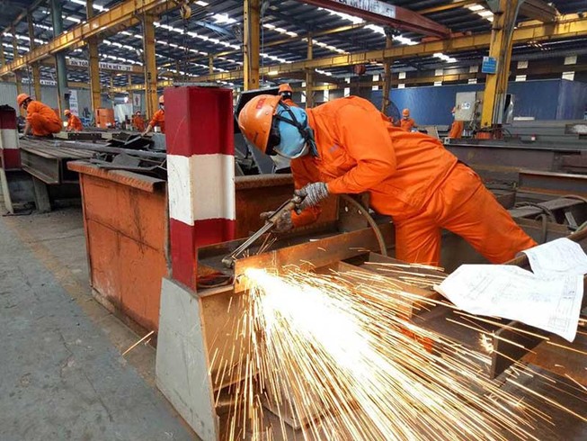 Không có chữ ‘ưu tiên nam’ trong bảng tuyển dụng