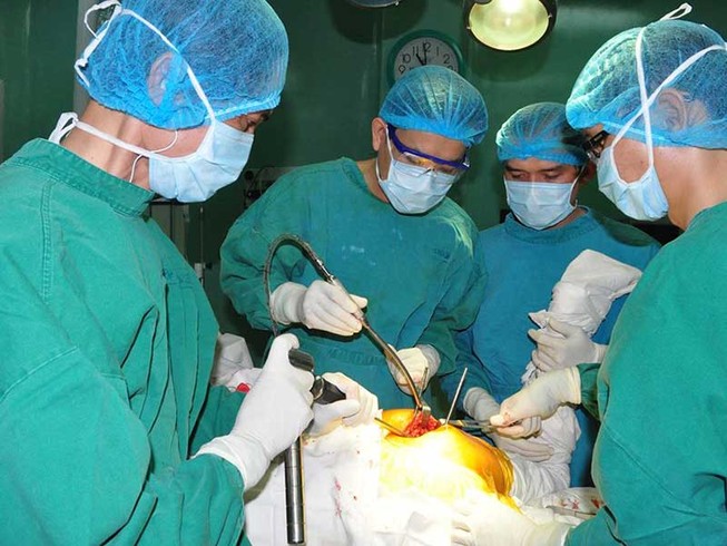 Bác sĩ Nguyễn Đình Phú - người chỉ biết lo cho người khác