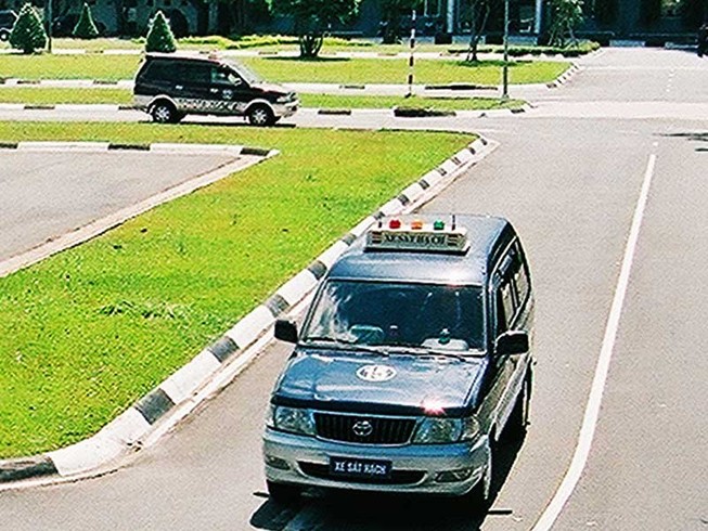 Chuyên gia góp ý về siết cấp lại bằng lái