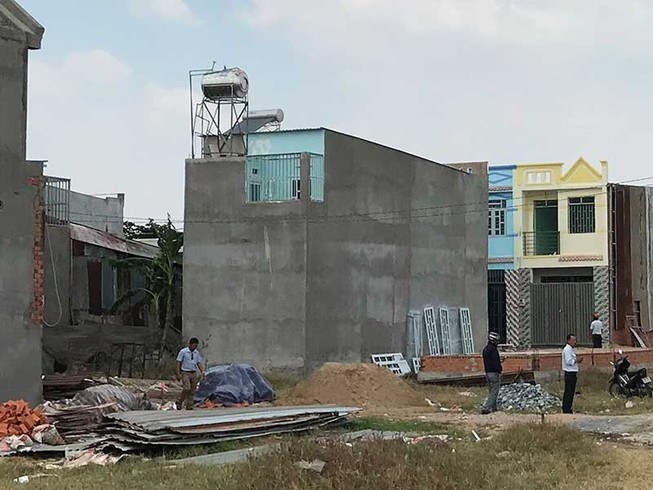 Chủ tịch huyện Bình Chánh lên tiếng về nạn xây nhà lụi