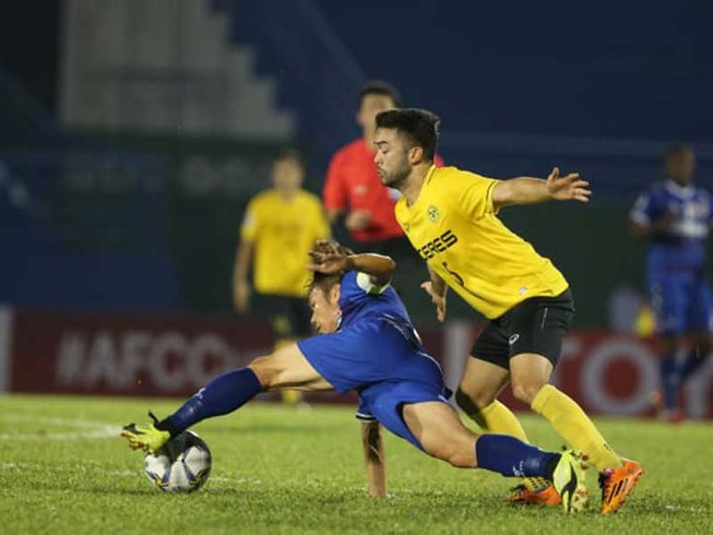Maranon lập hat trick, B. Bình Dương ‘sụp hầm’ sân nhà