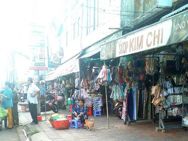 TP Cần Thơ: Lấn chiếm lề đường cứ dẹp lại mọc!