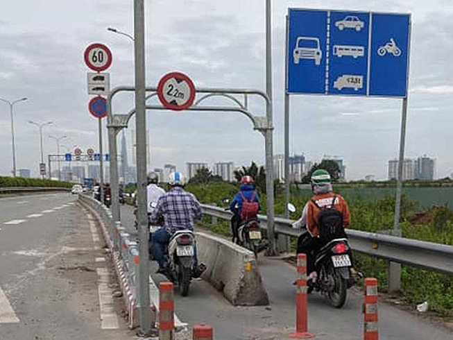 TP.HCM sẽ rà soát các dải phân cách gây nguy hiểm