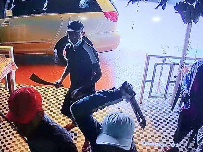 Điều tra, xử nghiêm vụ côn đồ đòi bảo kê ở Bình Chánh