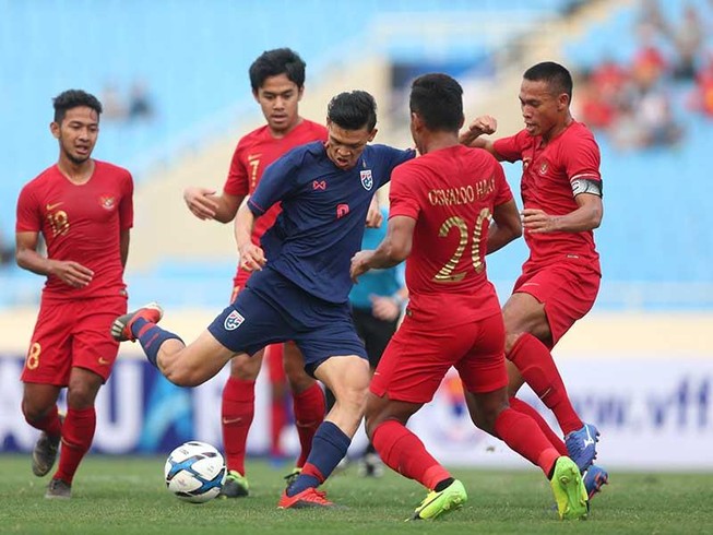 Thái Lan khiến Indonesia ‘tê liệt’ nhận mưa gôn
