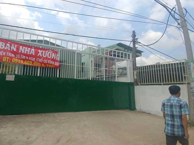 Bình Chánh: Dân than khổ vì mùi hóa chất