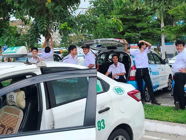 Hiệp hội Taxi Đà Nẵng đòi khởi kiện Grab
