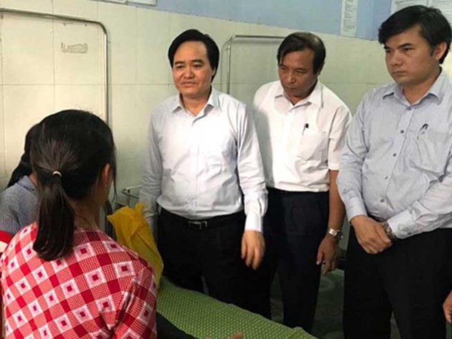 Bộ trưởng Nhạ cảnh tỉnh toàn ngành từ vụ nữ sinh bị đánh