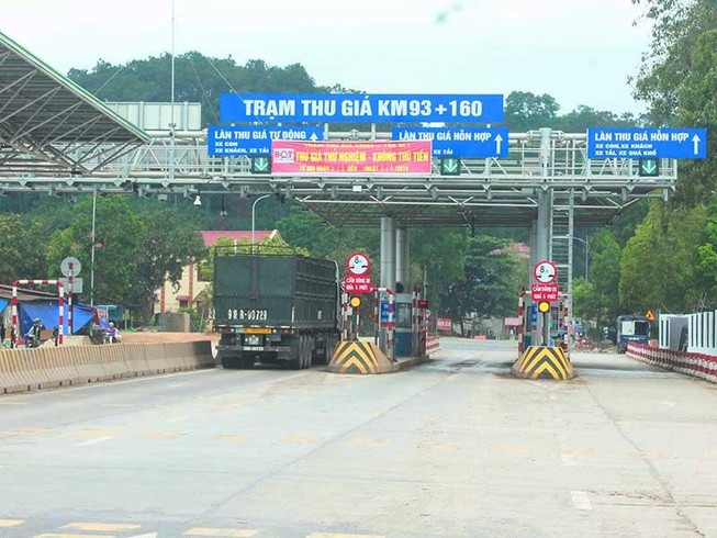 Thu phí không dừng: Tiền lãi ai hưởng?