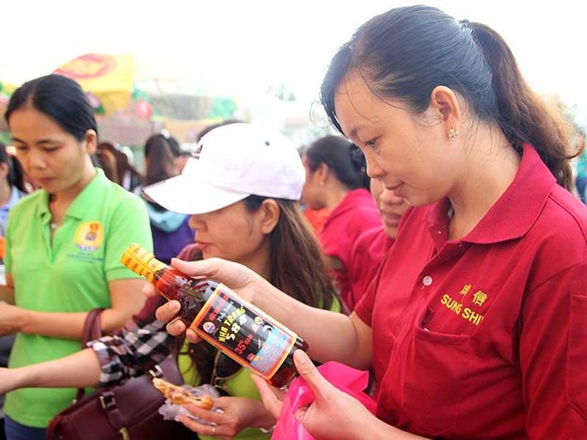 Giải phóng hơn 5.000 tấn cá kẹt ở cảng