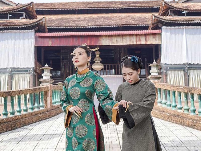 Bắt chước phim cung đấu, giải trí Việt nhận trái đắng