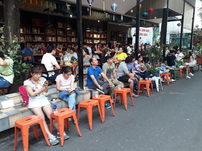 Không gian văn hóa sách hay không gian buôn bán, cà phê