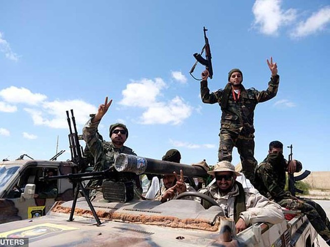 Libya: Ác liệt cả chiến trường lẫn ngoại giao