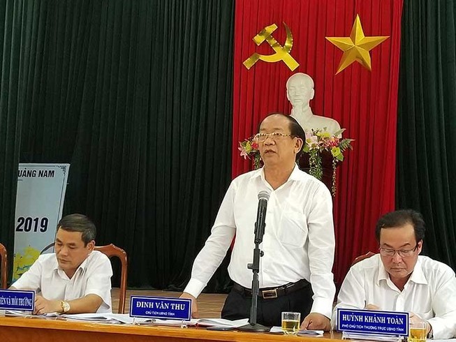 Chủ tịch Quảng Nam đối thoại với người dân đòi giấy đỏ
