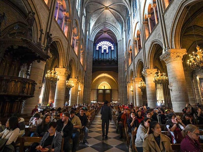 Nhà thờ Đức Bà Paris bị thiêu rụi: Chờ đợi hồi sinh
