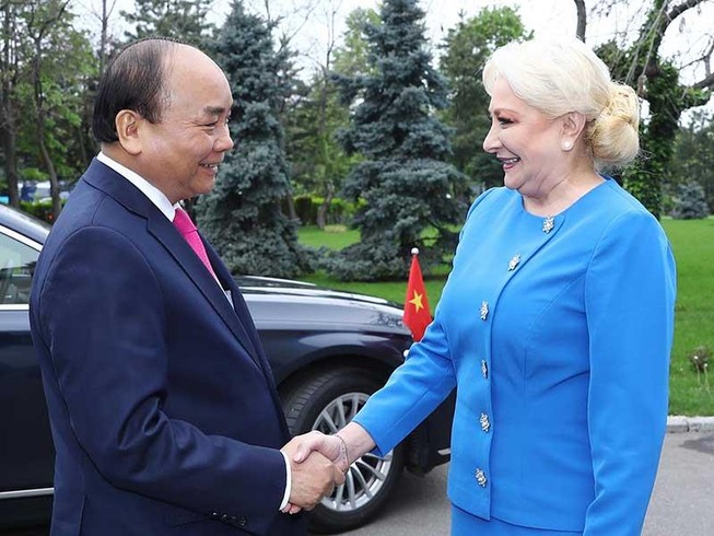 Lễ đón trọng thể Thủ tướng Nguyễn Xuân Phúc tại Romania
