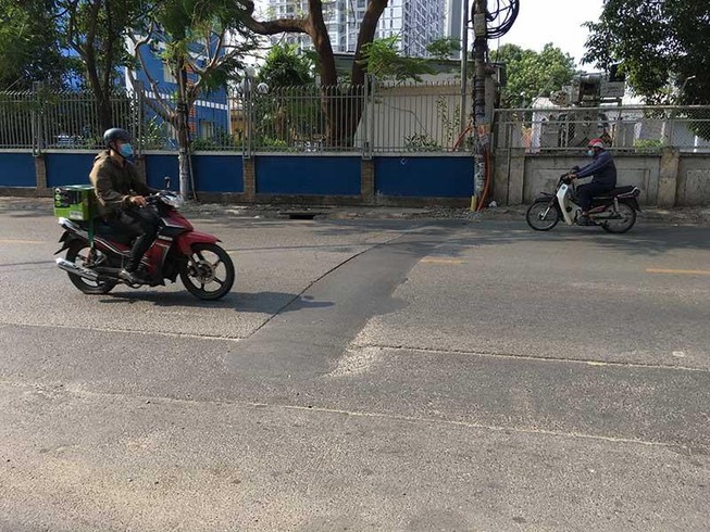 Tái lập mặt đường cẩu thả đe dọa người giao thông
