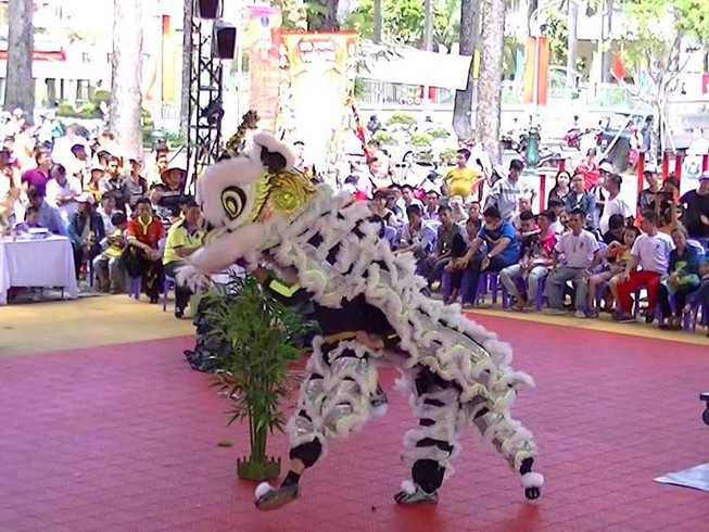 Bất ngờ tại giải lân sư rồng Chợ Lớn