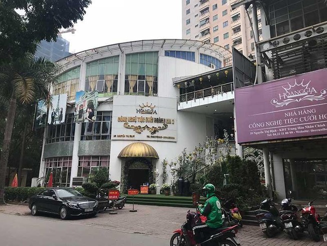 Hà Nội cấm xe máy nhưng ‘mở’ nhà cao tầng nội đô?