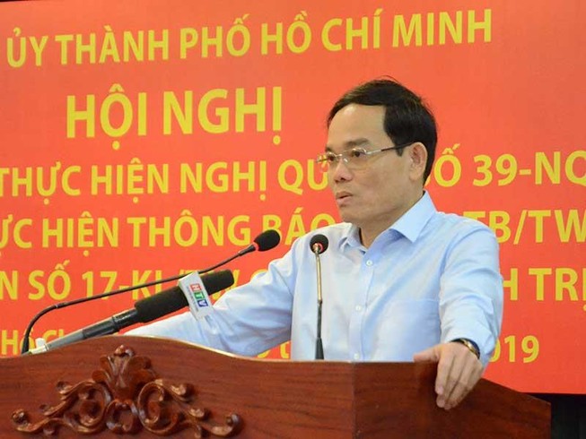 Đừng ‘tình cảm’ mới giảm được biên chế