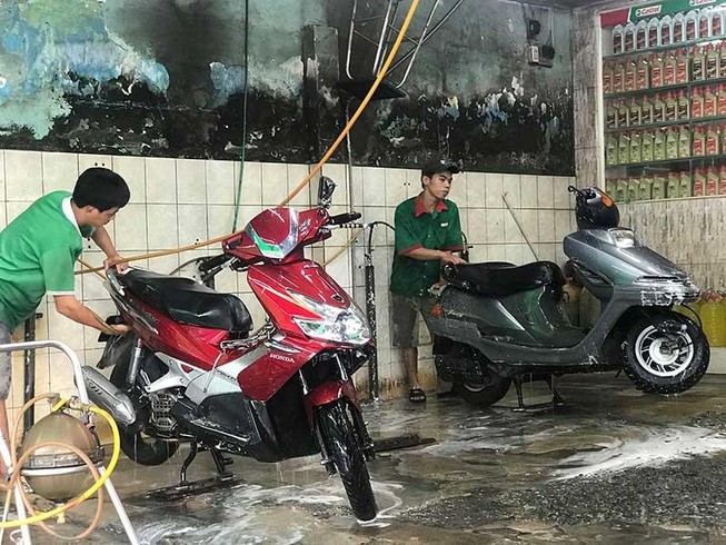 Tranh cãi về đề xuất tăng 5% phí môi trường