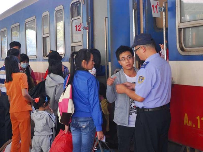 Lễ 30-4: Đường sắt tăng chuyến, nối thêm toa