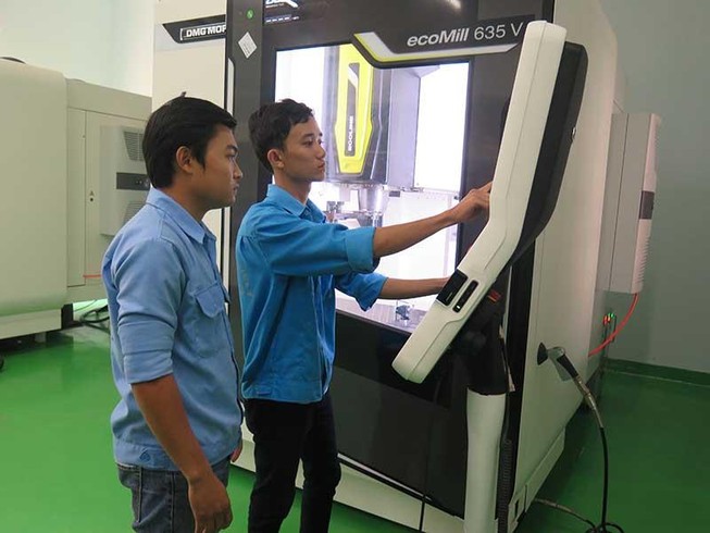 Rớt lớp 10 công lập, còn cửa lên CĐ-ĐH