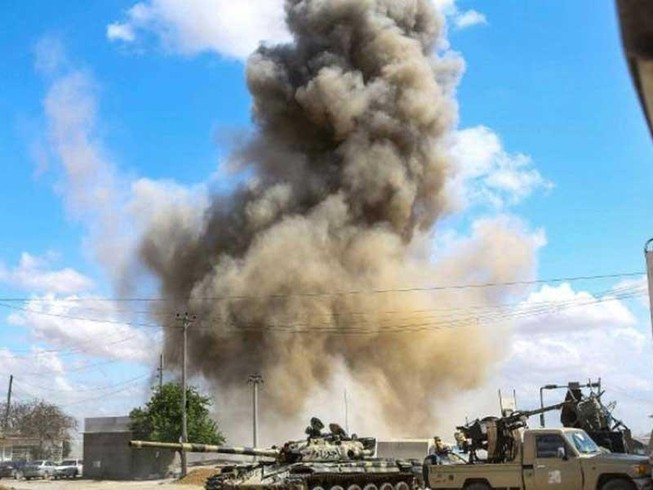 Tướng Haftar đánh tiếp Tripoli nhờ ông Trump bật đèn xanh?