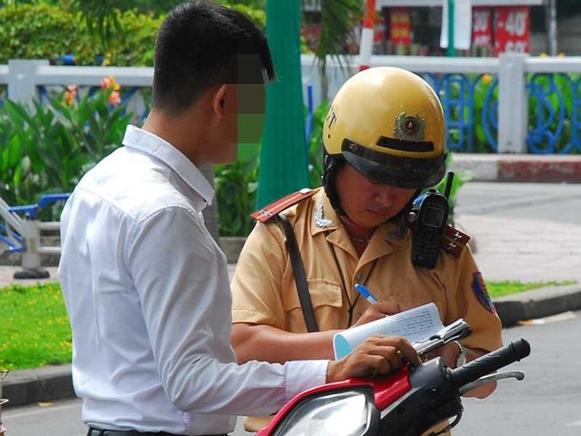 Vi phạm giao thông: Phạt lao động công ích để răn đe