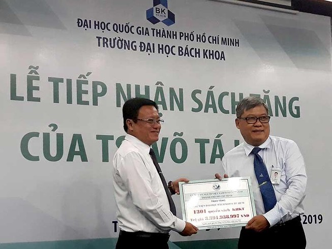 Tiến sĩ kiều bào tặng sách quý giá 3,4 tỉ đồng