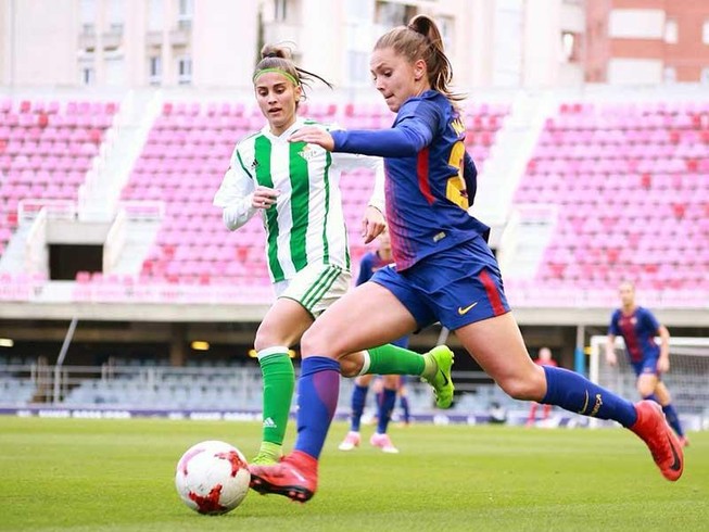 ‘Messi nữ’ của Barcelona mơ cú đúp cùng Messi