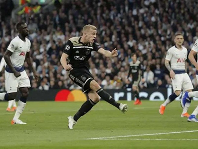 Ajax quá ‘bén’, Tottenham quá ‘cùn’