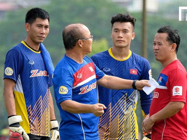 U-23 Việt Nam: Người ăn không hết, kẻ lần không ra