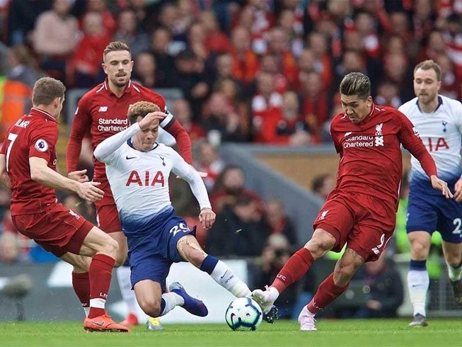 Người Anh lũ lượt hành quân đến Madrid
