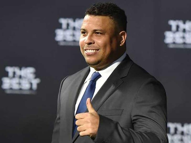 Ronaldo ‘béo’ làm chủ tịch đòi ‘đẻ’ ra Super League