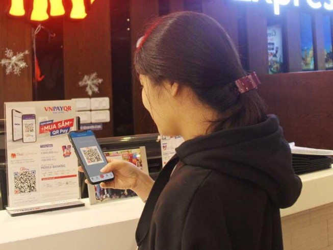 Ví điện tử cá nhân: Chỉ được xài 100 triệu/tháng?