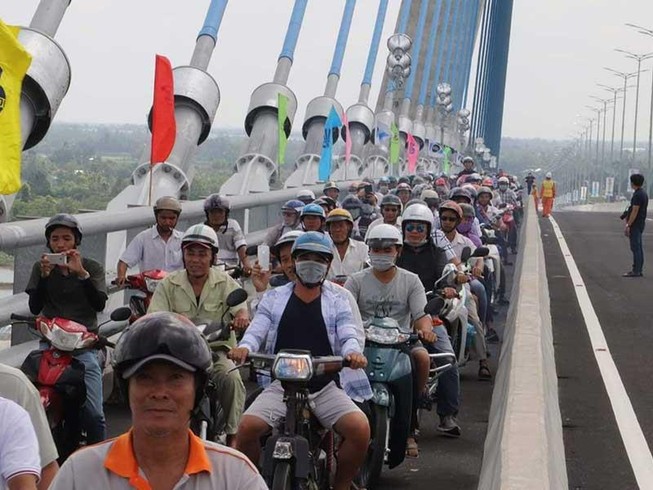 Người miền Tây hân hoan đón cầu dây văng thứ hai qua sông Hậu
