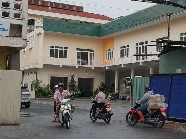 Thu hồi đất vàng để làm trường học