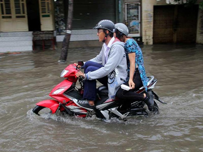TP.HCM: Vì sao mới đầu mùa mưa đã ngập?