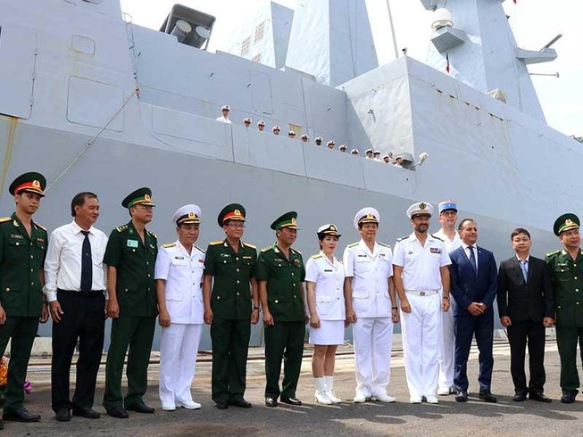 Tàu hộ tống phòng không Forbin của Pháp thăm hữu nghị TP.HCM