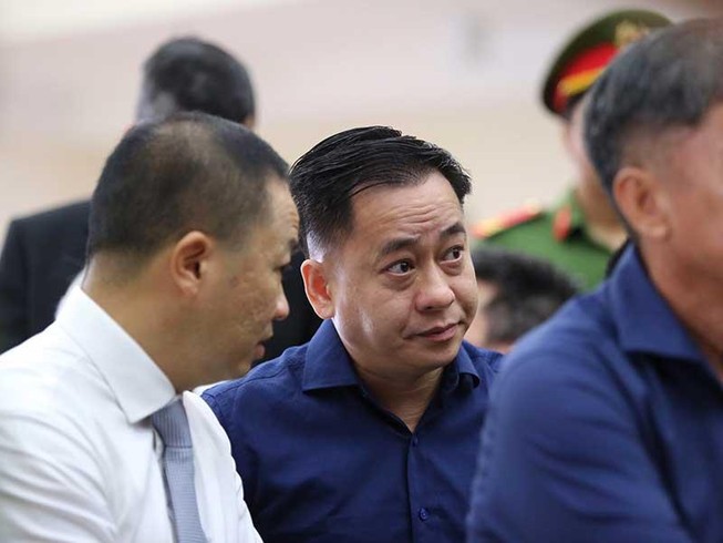 Vũ ‘nhôm’ dùng lý lẫn tình khi tranh luận tại tòa