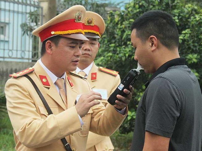 CSGT ‘cưa đôi’ với người vi phạm giao thông là tội ác