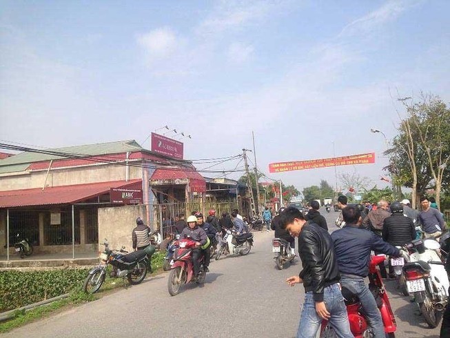 Kẻ cướp ngân hàng ở Phú Thọ mang cả dao lẫn súng
