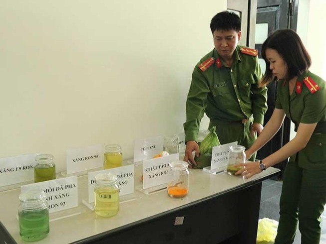 Bộ Công an phá đường dây xăng giả cực lớn
