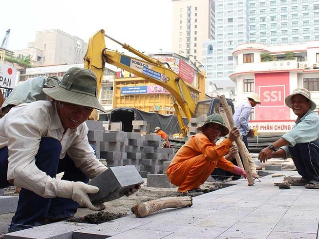 Vật liệu xây dựng ồ ạt tăng giá