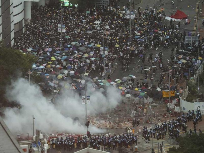 Hong Kong: Dự luật dẫn độ ‘chìm nổi’ vì bạo động